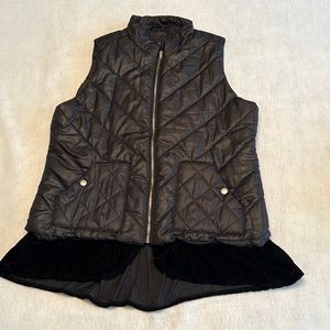 Kensie puff vest with velvet ruffle flounce hem